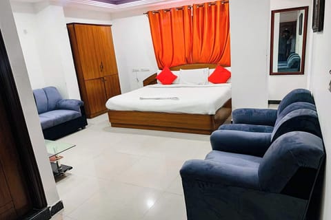 Superior Suite | Desk, free WiFi, bed sheets