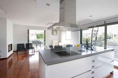 Apartment | Private kitchen | Fridge, oven, stovetop, dishwasher