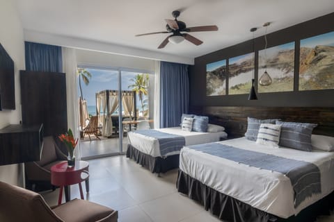 Premium Double Room, 2 Queen Beds, Sea View (Accesible Room) | 1 bedroom, Egyptian cotton sheets, premium bedding, in-room safe