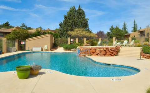 Community Pool & Hot Tub