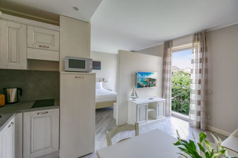 Superior Apartment, 1 Bedroom | Living room | Smart TV, Netflix