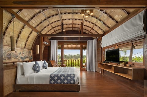 Egyptian cotton sheets, premium bedding, minibar, in-room safe