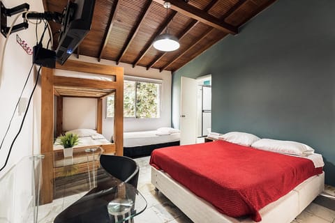Elite Quadruple Room | Soundproofing, free WiFi, bed sheets