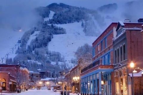 Condo (Aspen_Ritz_Carlton_3bed_03) | Exterior