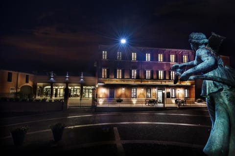 Front of property - evening/night