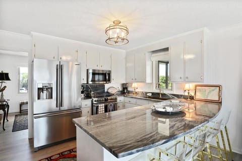 Kitchen with Island Seating