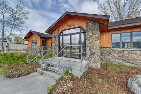 Ten Sleep Vacation Rental | 4BR | 1BA | 1,500 Sq Ft
