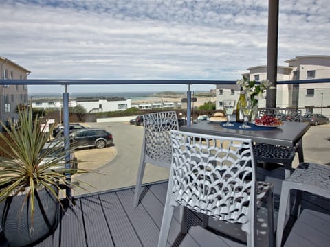 Inviting, private balcony | Fistral Escape - Ocean 1 Apartments, Newquay