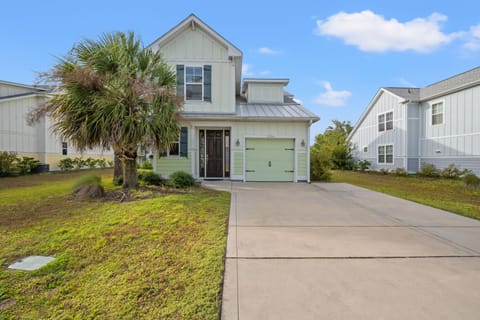 Welcome to A Beach Haven! Close to the Myrtle Beach Attractions!