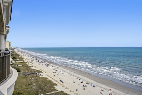 Oceanfrornt Penthouse 3 bedroom 3 bath