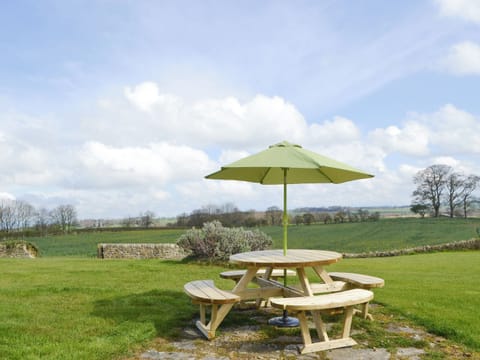 Patio area with outdoor furniture | North Farm Bungalow, Horsley, near Newcastle-upon-Tyne