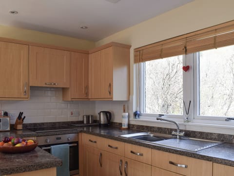 Kitchen | Lochearnside Lodge, St Fillans, near Crieff
