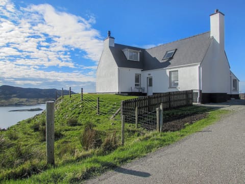 Delightful, detached cottage | Fisherman&rsquo;s Cottage, Marvig, Isle of Lewis