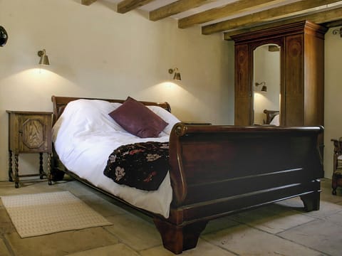 Typical double bedroom | Clearvewe, Llangwm, near Usk