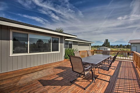 Bend Vacation Rental Home | 4BR | 2BA | 1,900 Sq Ft | Steps to Enter