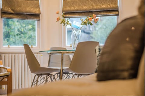 Apartment, 1 Double Bed with Sofa bed | In-room dining