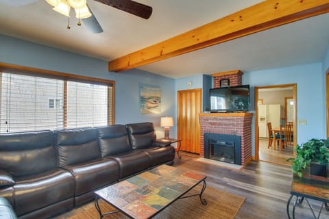 Old Orchard Beach Vacation Rental | 2BR | 1BA | 2,544 Sq Ft | 3 Steps for Access