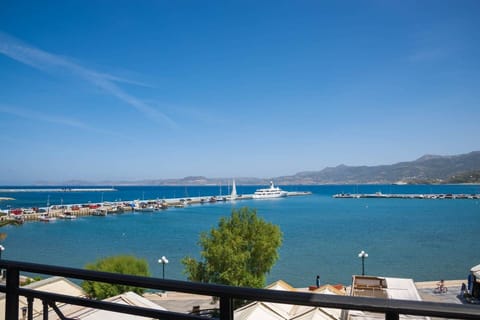Uninterrupted view of the sea and the port promenade below
