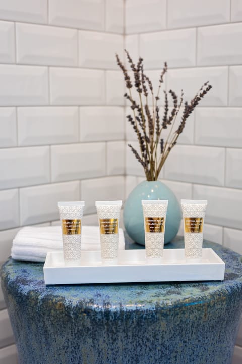 Magnolia Suite | Room amenity