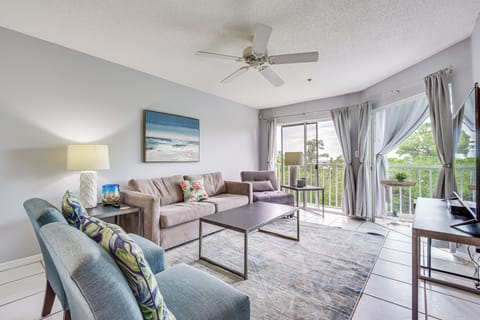 Holmes Beach Vacation Rental | 2BR | 2BA | 1,000 Sq Ft | Stairs to Enter