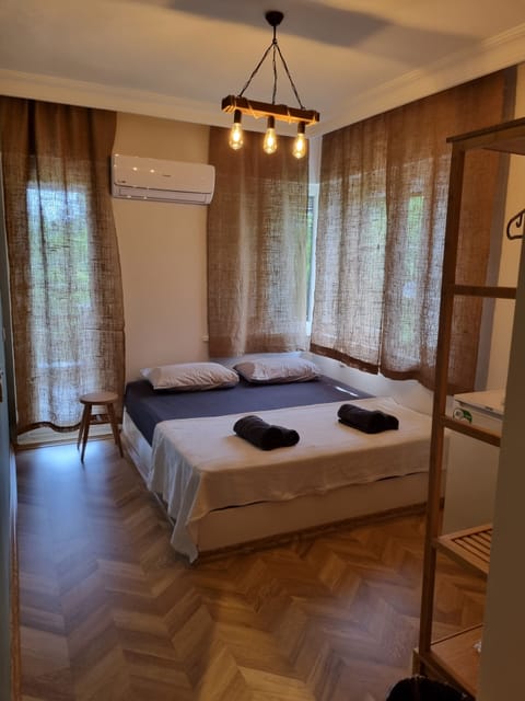 Standard Double Room, 1 Queen Bed, Balcony, Garden View | Free WiFi, bed sheets