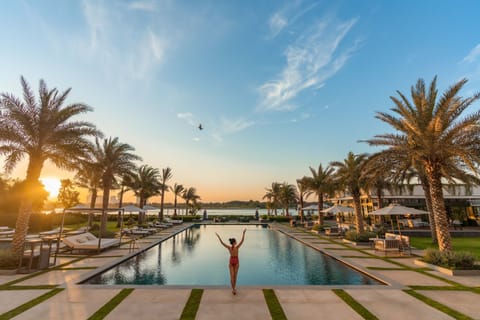 2 outdoor pools