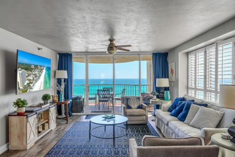 Enjoy breathtaking unobstructed panoramic views of the sparkling Emerald Gulf!