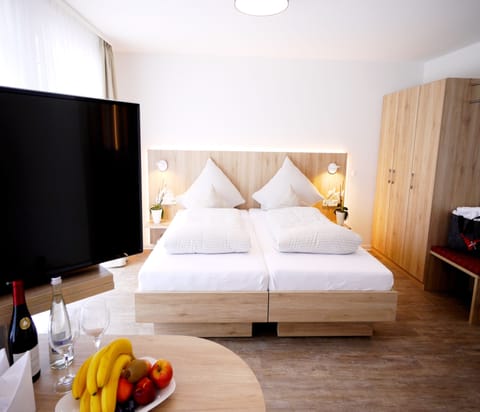 Hypo-allergenic bedding, in-room safe, desk, laptop workspace