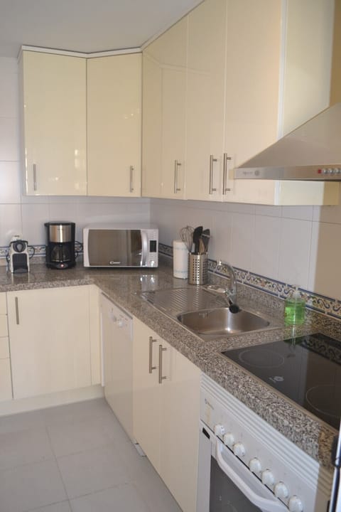 ZapHoliday - 2115 – location appartement à Manilva, Costa del Sol - cuisine
