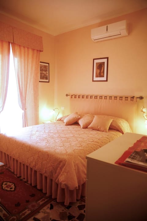 1 bedroom, in-room safe, desk, free cribs/infant beds