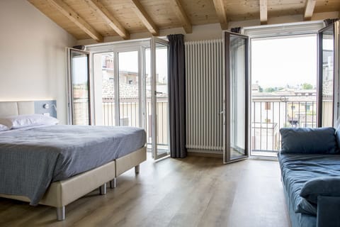 Superior Double Room | In-room safe, desk, soundproofing, free WiFi