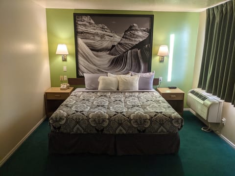Standard Room | Soundproofing, free WiFi, bed sheets