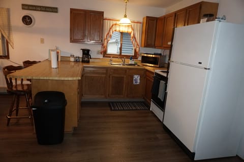 Kitchen breakfast nook 