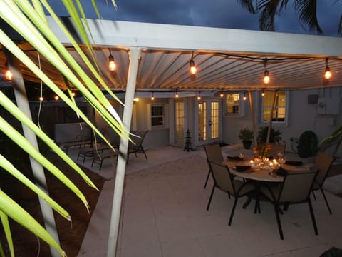 GREAT OUTDOOR SPACE FOR YOU TO LOUNGE OR DINE AL FRESCO