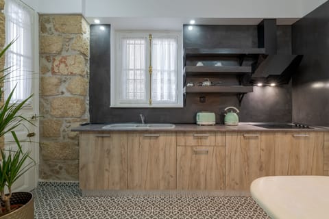 Mini-fridge, blender, paper towels