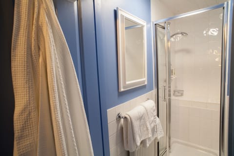 Superior Twin Room, Ensuite (Second floor dormer) | Bathroom