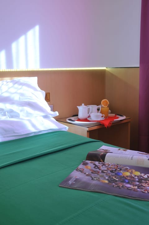 Single Room | Premium bedding, Select Comfort beds, minibar, in-room safe