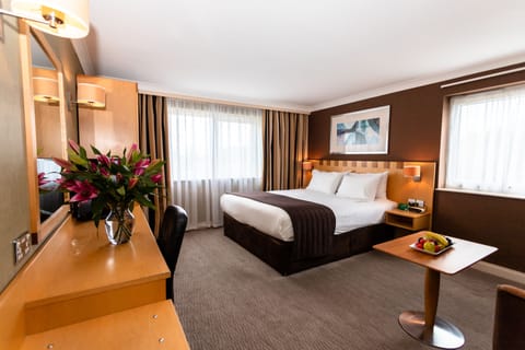 Premium Room, 1 Double Bed | 1 bedroom, desk, laptop workspace, blackout drapes