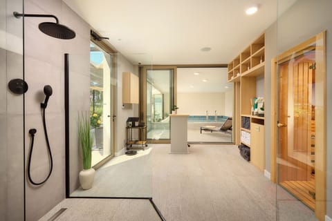 Couples treatment rooms, deep-tissue massages, sports massages, massages