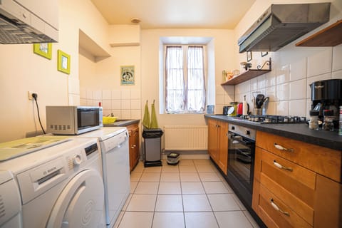 Maison de vacances 4 chambres | Private kitchen | Coffee/tea maker, electric kettle