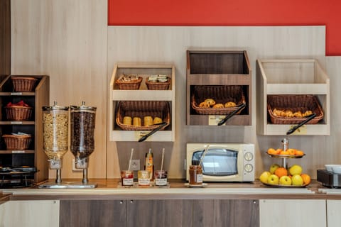 Daily buffet breakfast for a fee