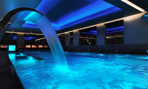 Couples treatment rooms, sauna, hot tub, body treatments, hydrotherapy