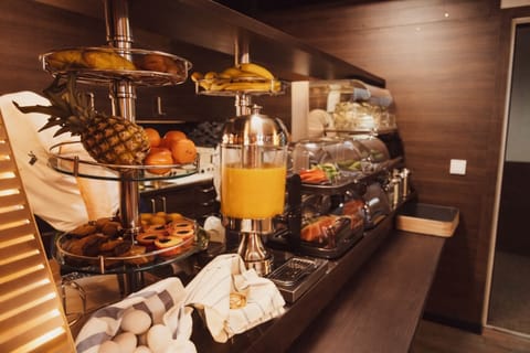 Daily buffet breakfast for a fee