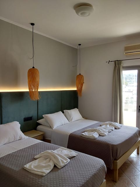 Studio (For 3) | In-room safe, free WiFi