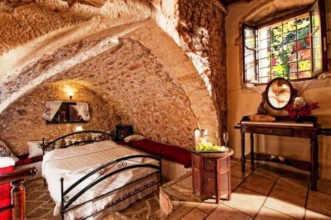 Standard Suite, 1 Double or 2 Twin Beds | Premium bedding, down comforters, Select Comfort beds, minibar