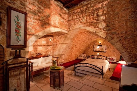 Standard Suite, 1 Double or 2 Twin Beds | Premium bedding, down comforters, Select Comfort beds, minibar