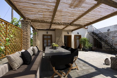 Traditional Villa | Terrace/patio