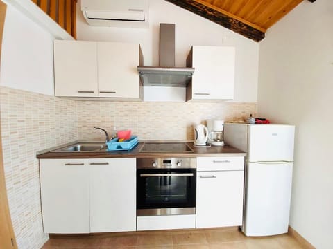 Classic Loft, Sea View | Private kitchen | Shared fridge