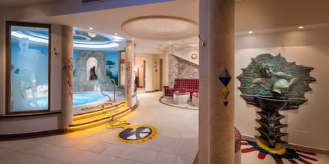 Indoor spa tub