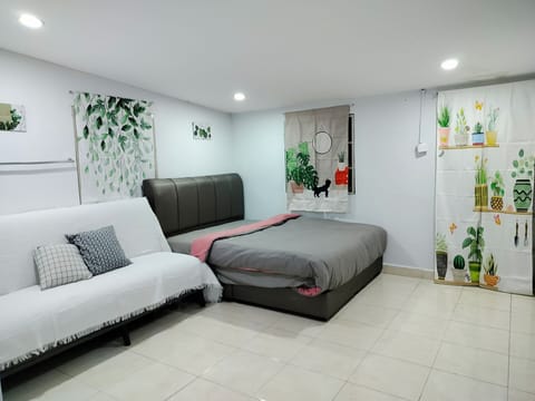 Comfort Double Room, 1 Queen Bed with Sofa bed, Smoking (1)